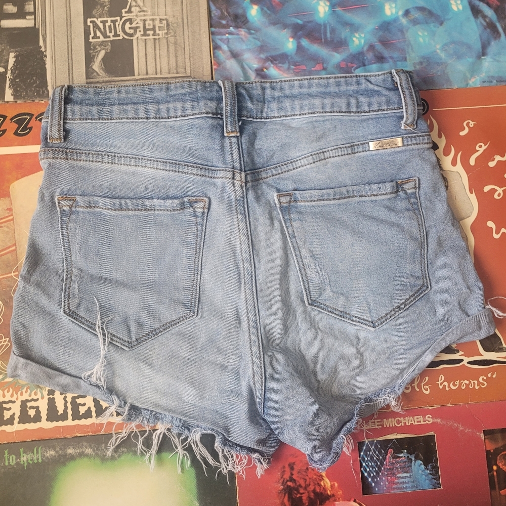 KanCan Light Wash Denim Shorts Size Medium